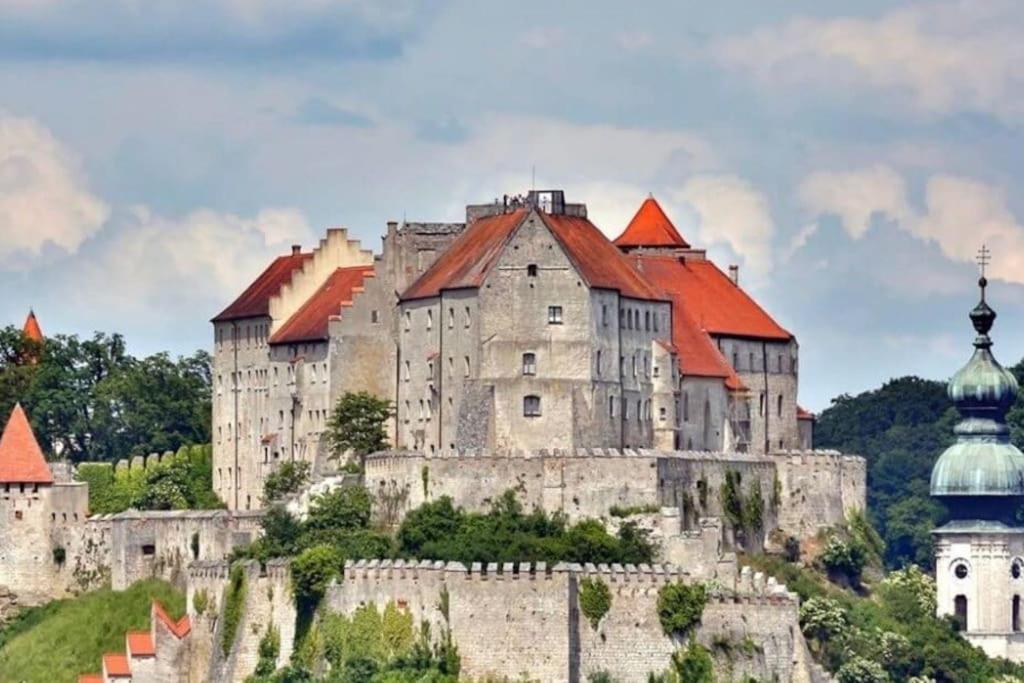 Viel Platz In Burghausen Fuer Freunde Und Familie 아파트 외부 사진
